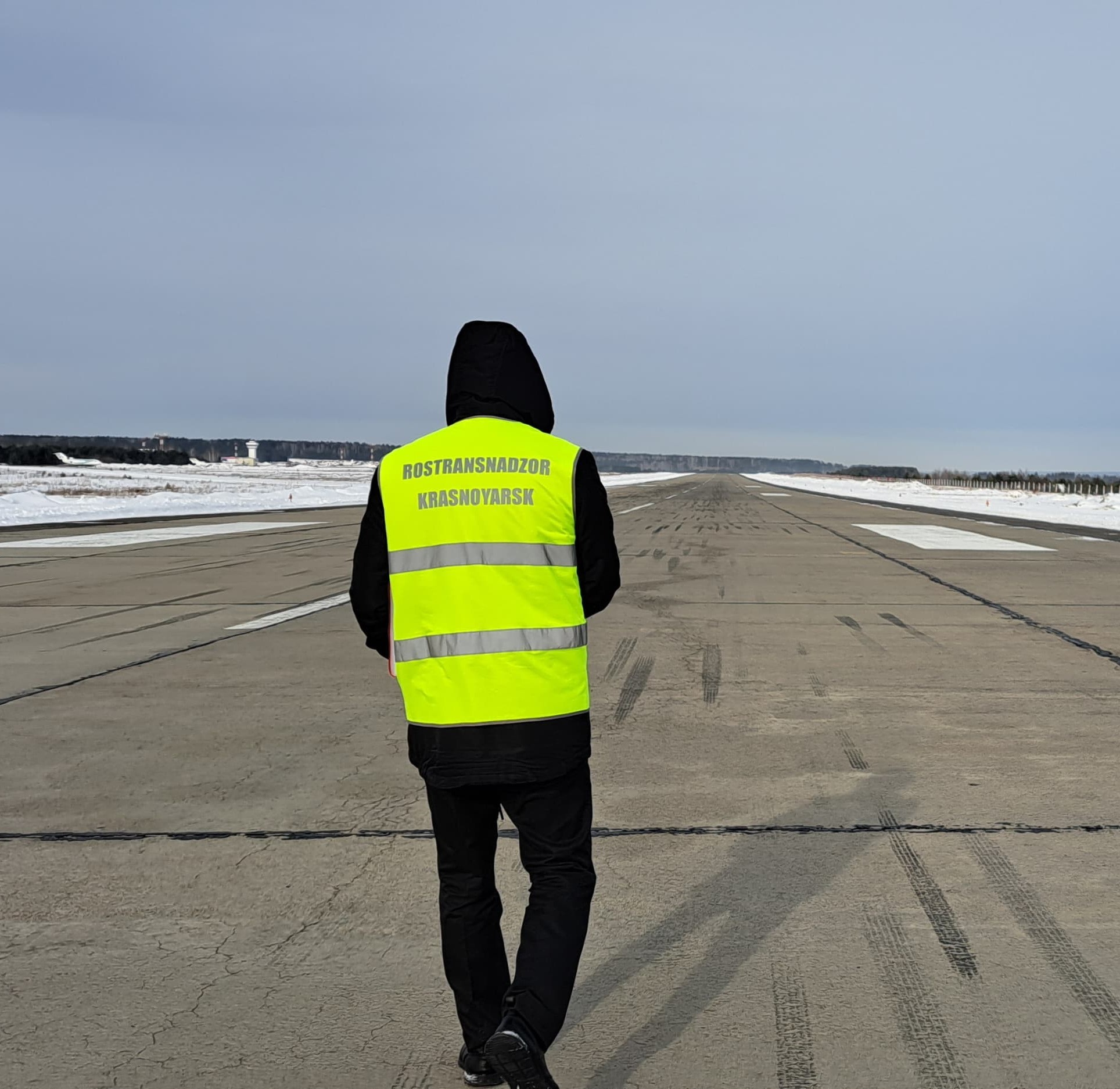Проведен постоянный рейд в отношении оператора аэродрома на территории Красноярского края